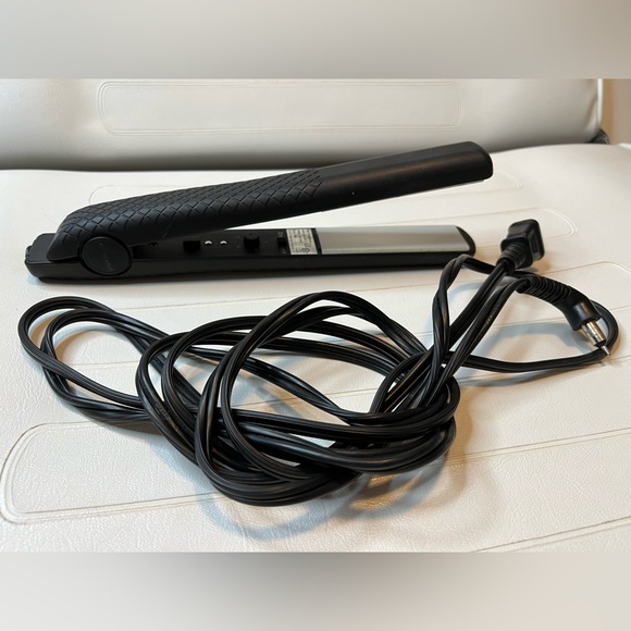 Cricket Hair straightener - Picture 1 of 3